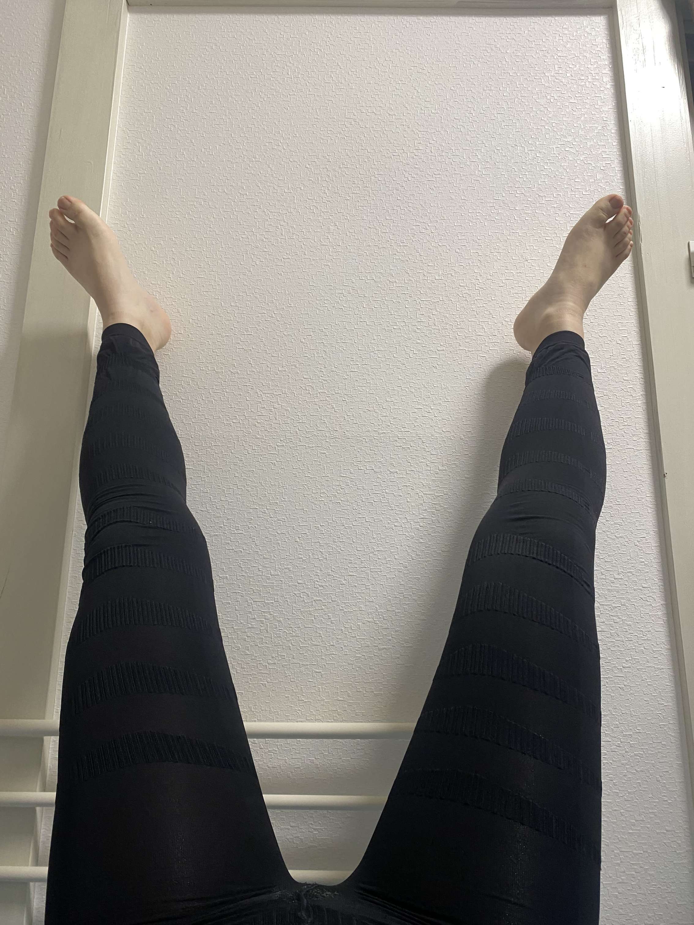 足くろす